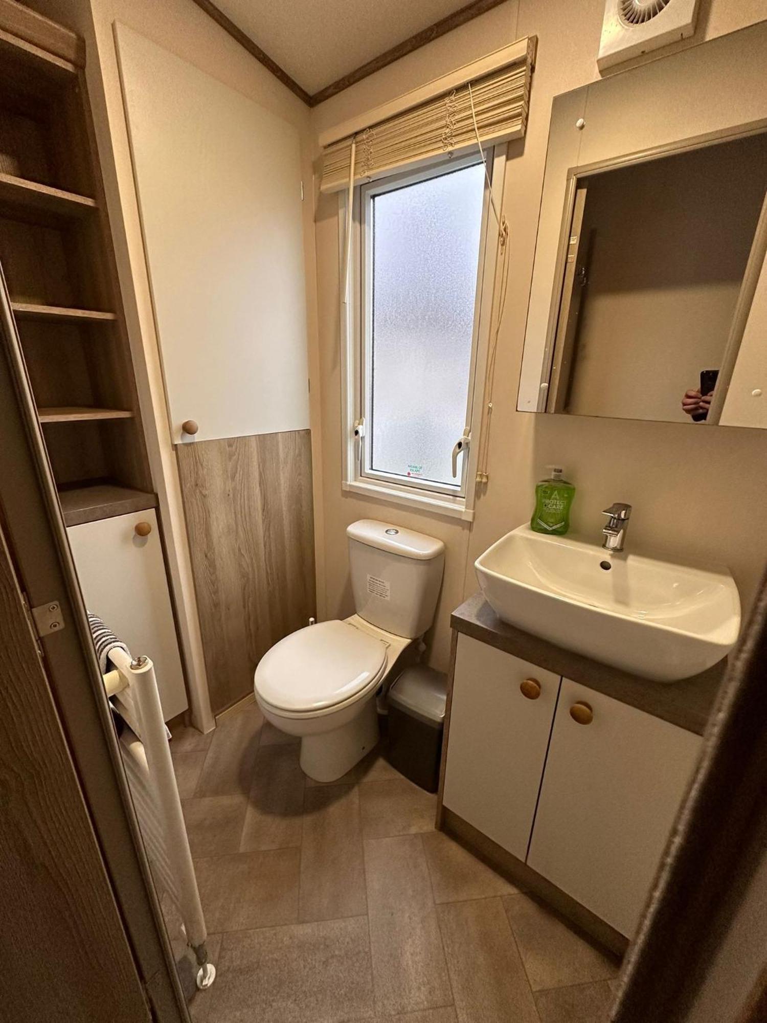 Apartment Lakes 6 Berth With Bath