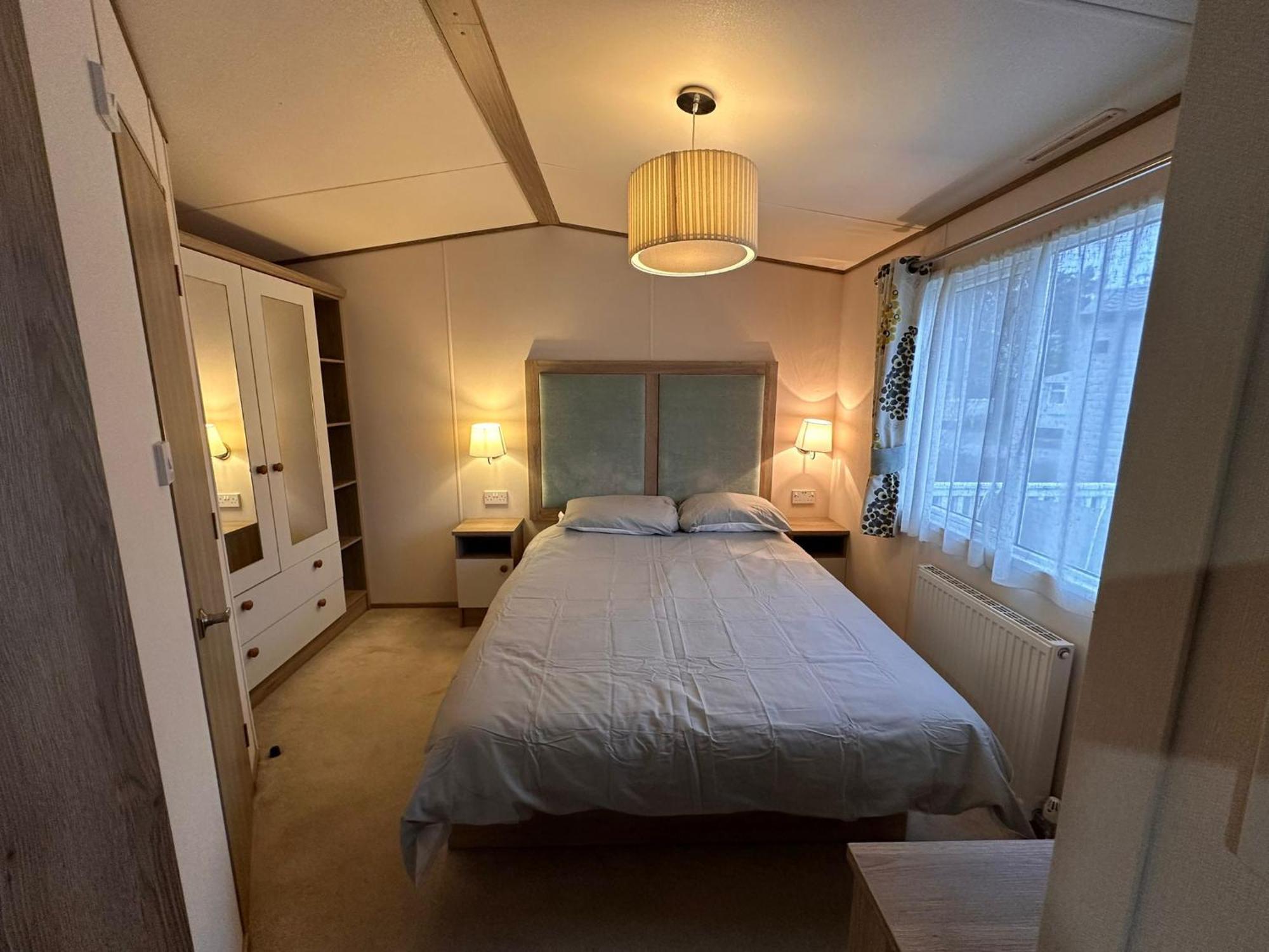 Lakes 6 Berth With Bath